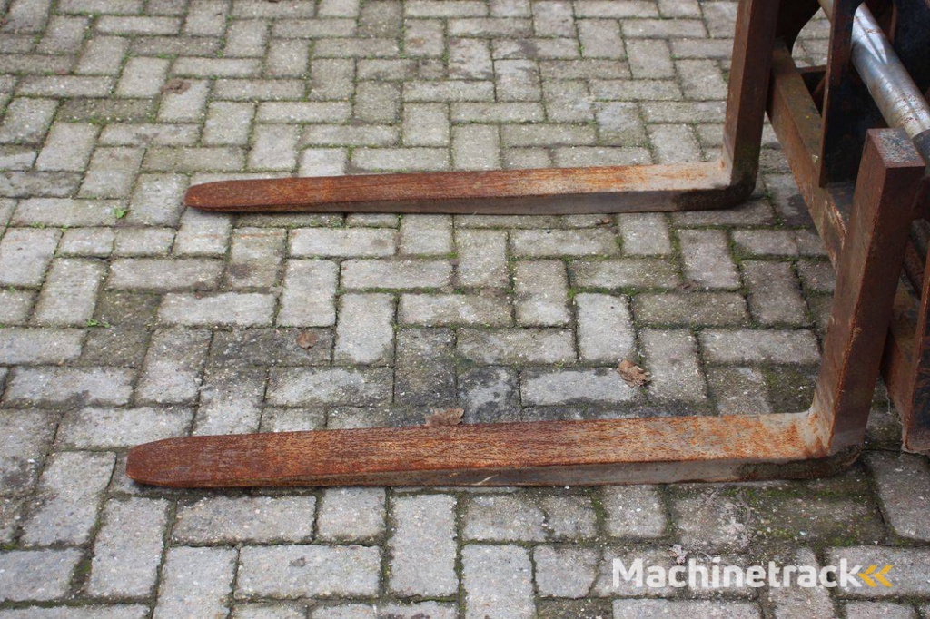 Verreiker Manitou MLT627T Diesel 74kW 2700kg 6m 2006