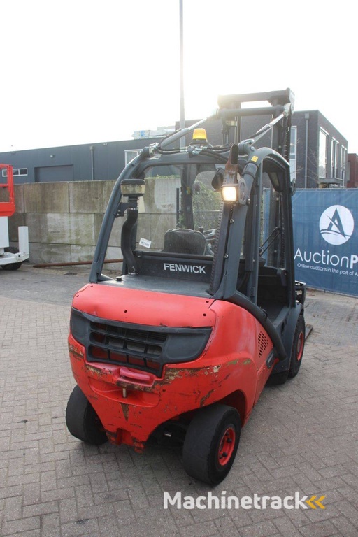 Heftruck Fenwick-Linde H30D-02 Diesel 3000kg 7.0m 2014