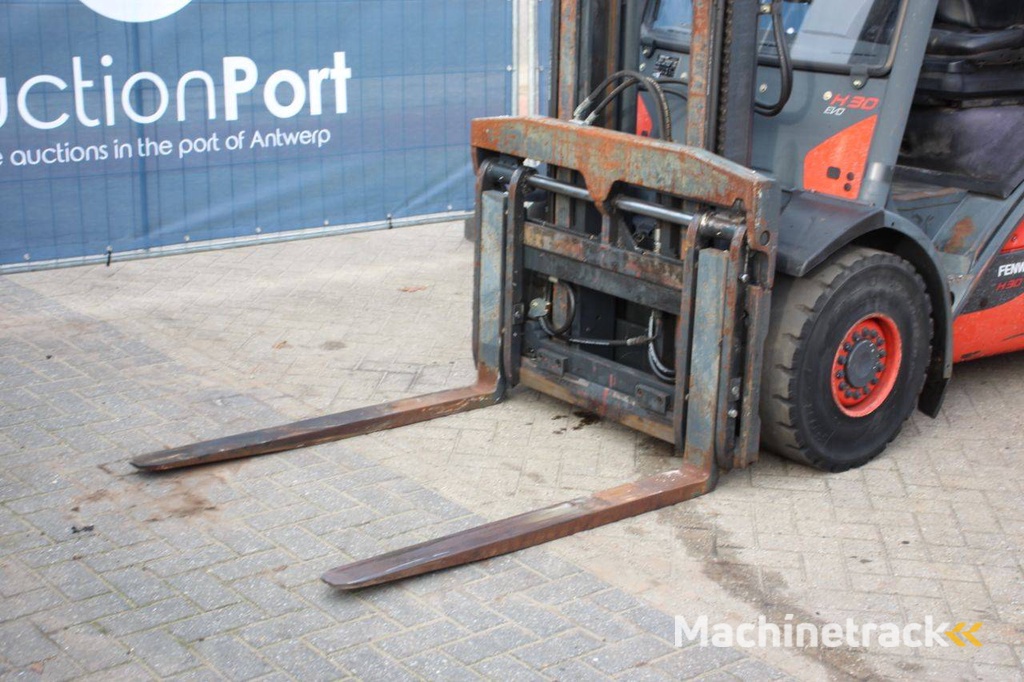 Heftruck Fenwick-Linde H30D-02 Diesel 3000kg 7.0m 2014