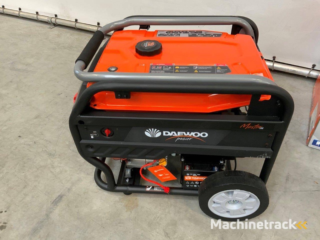 4x Generator Daewoo GDAX9250E-3 Benzine 6.5kVA Nieuw