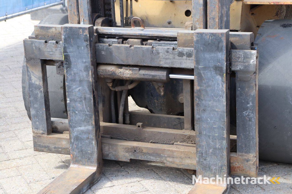 Heftruck Caterpillar DP30 Diesel 3000kg 5.0m 1997