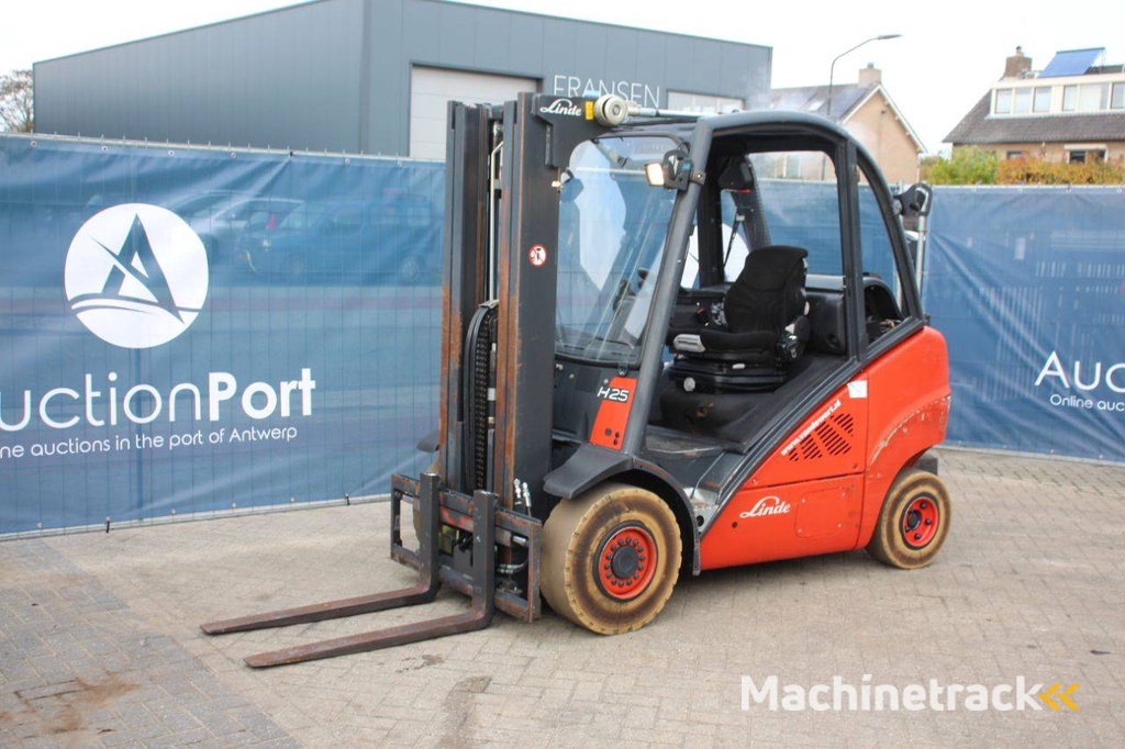 Gabelstapler Linde H25T LPG 2500kg 2010