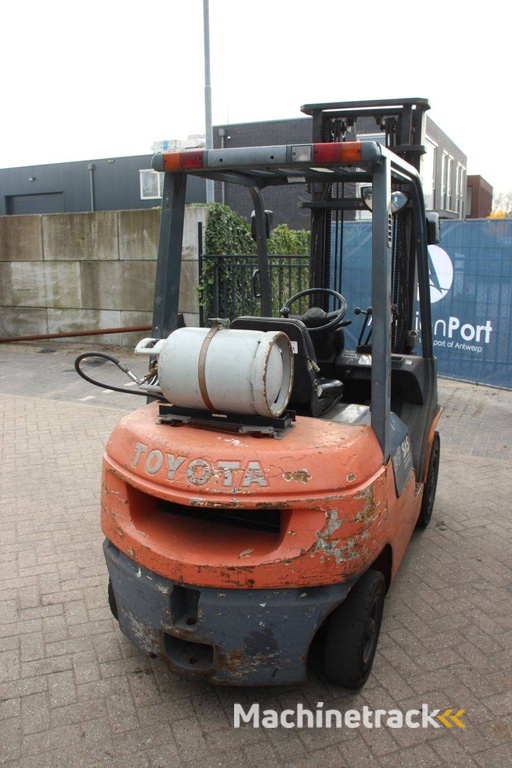 Forklift Toyota 42-7FGF25 LPG 2500kg 4.0m 2001