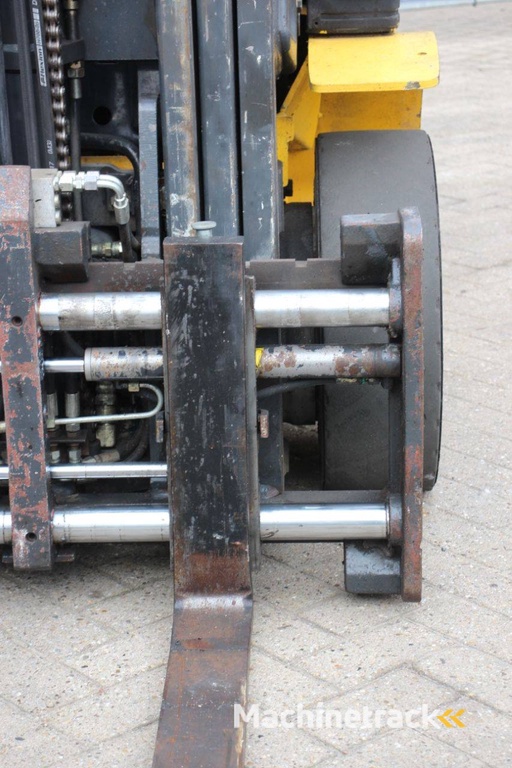 Forklift Komatsu FG25HT-16 LPG 2100kg 4.7m 2008