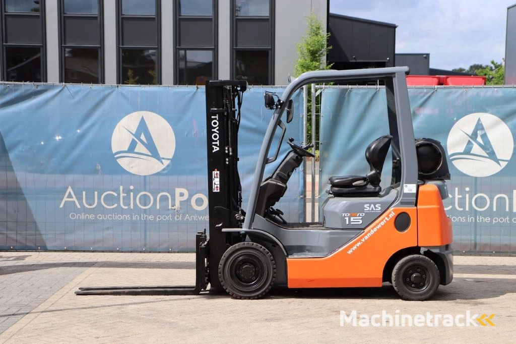 Forklift Toyota 02-8FGF18 LPG 1550kg 4.3m 2008