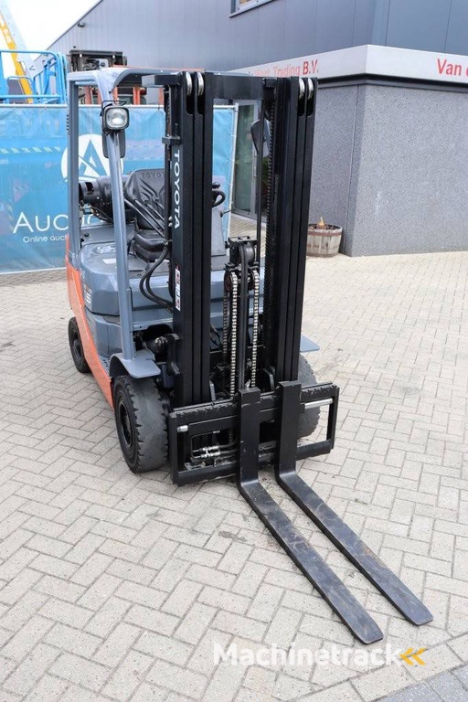 Forklift Toyota 02-8FGF18 LPG 1550kg 4.3m 2008