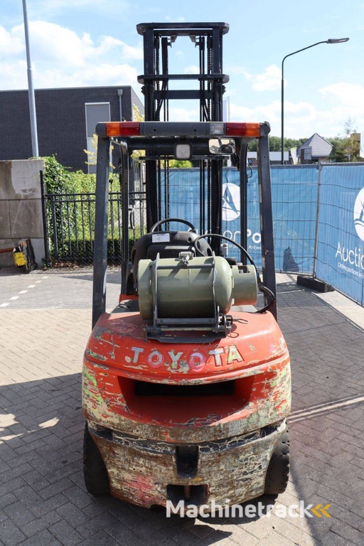 Forklift Toyota 42-7FGF25 LPG 2500kg 5.0m 2011