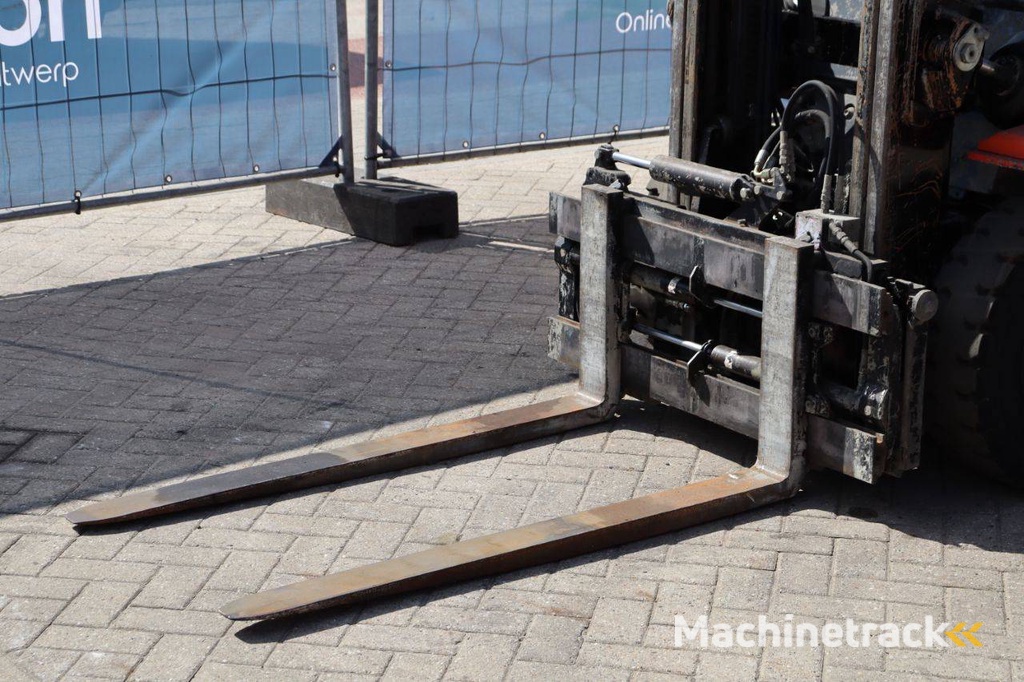 Forklift Toyota 42-7FGF25 LPG 2500kg 5.0m 2011