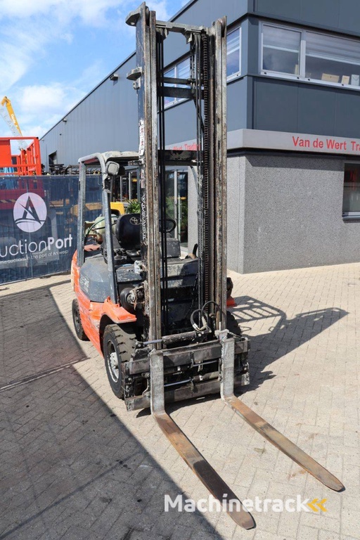 Forklift Toyota 42-7FGF25 LPG 2500kg 5.0m 2011