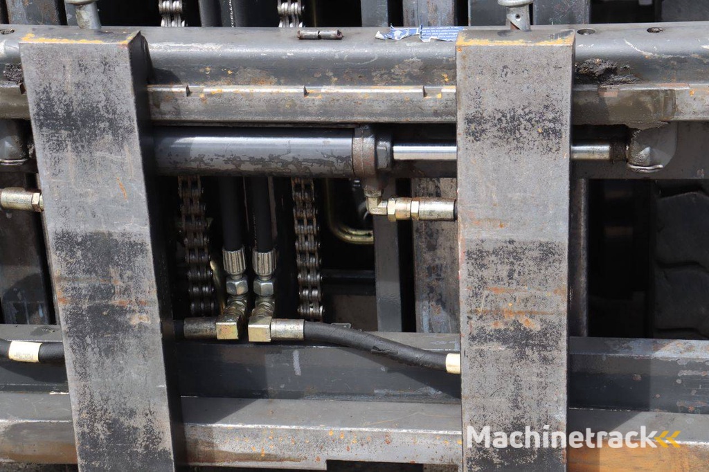 Forklift Nissan UD02A25PQ LPG 2500kg 4.3m 2006