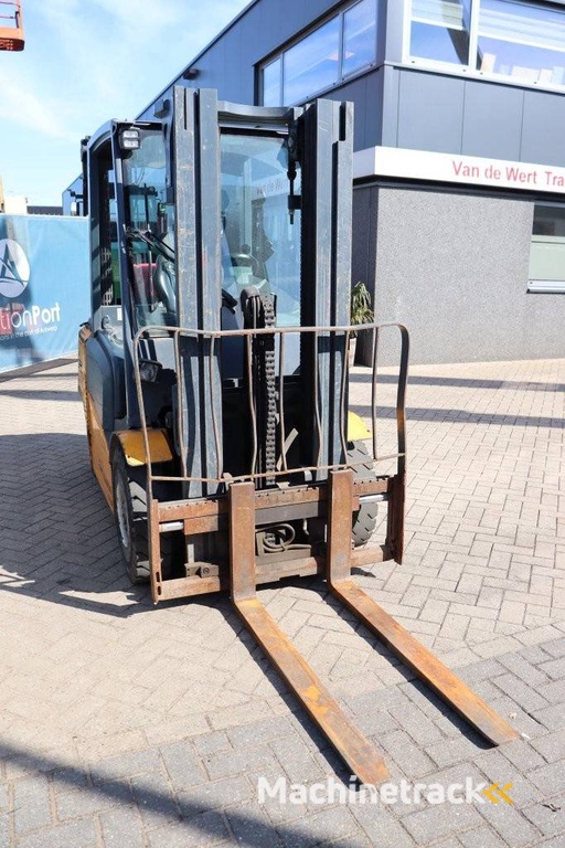 Forklift Jungheinrich TFG 425 LPG 2500kg 4.0m 2014