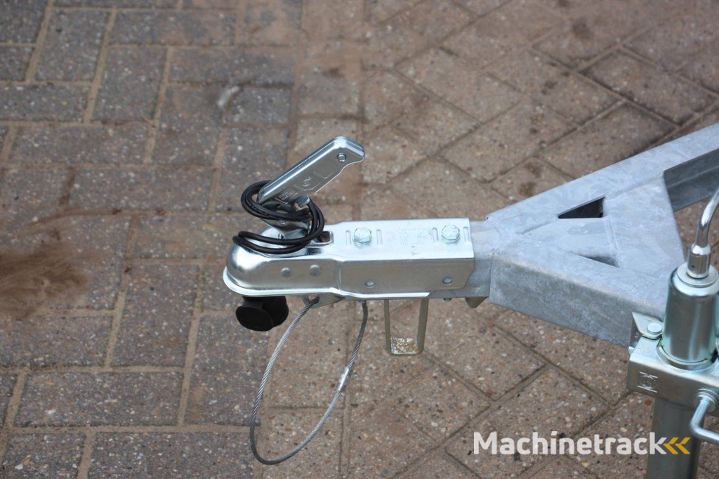 Closed trailer VDM Trailers 260x150cm 2025 New