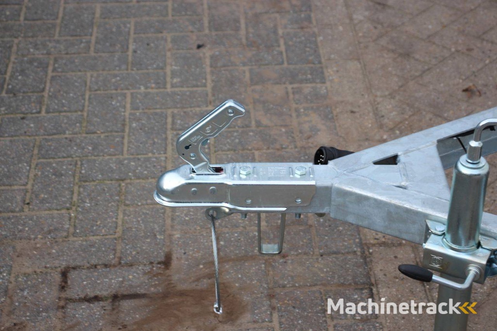 Closed trailer VDM Trailers 300x150cm 2025 New