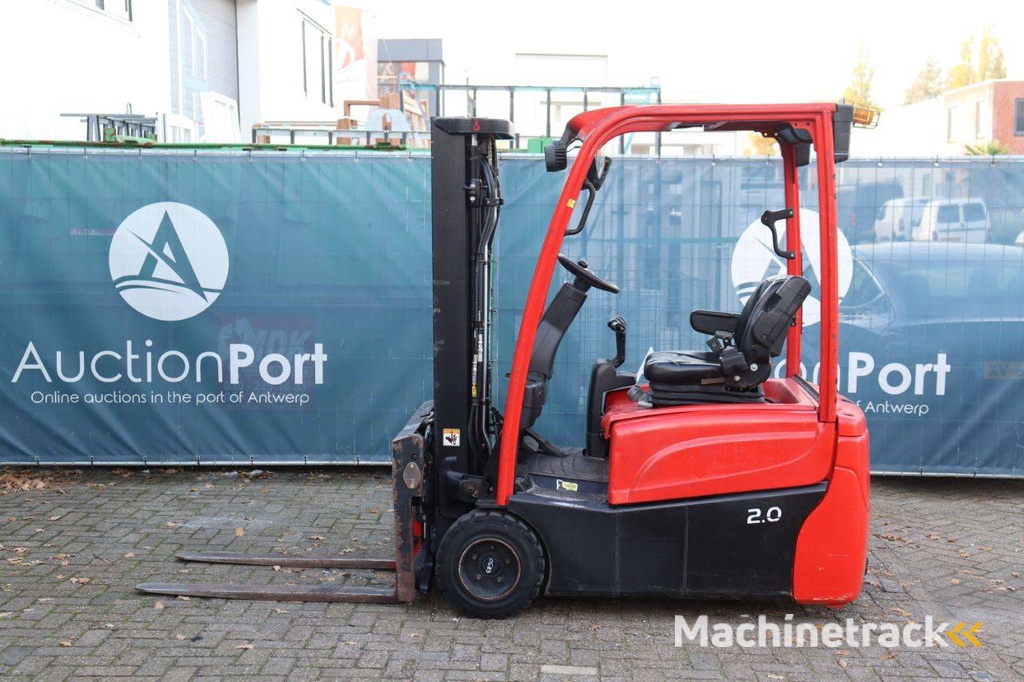 Hyster J2.0XNT MWB Electric Forklift 1520kg 4.6m 2013