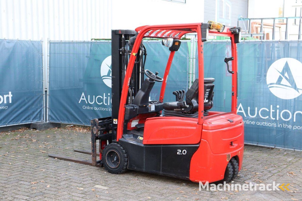 Hyster J2.0XNT MWB Electric Forklift 1520kg 4.6m 2013