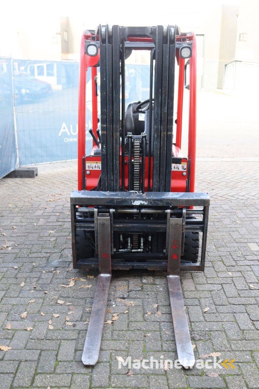 Hyster J2.0XNT MWB Electric Forklift 1520kg 4.6m 2013