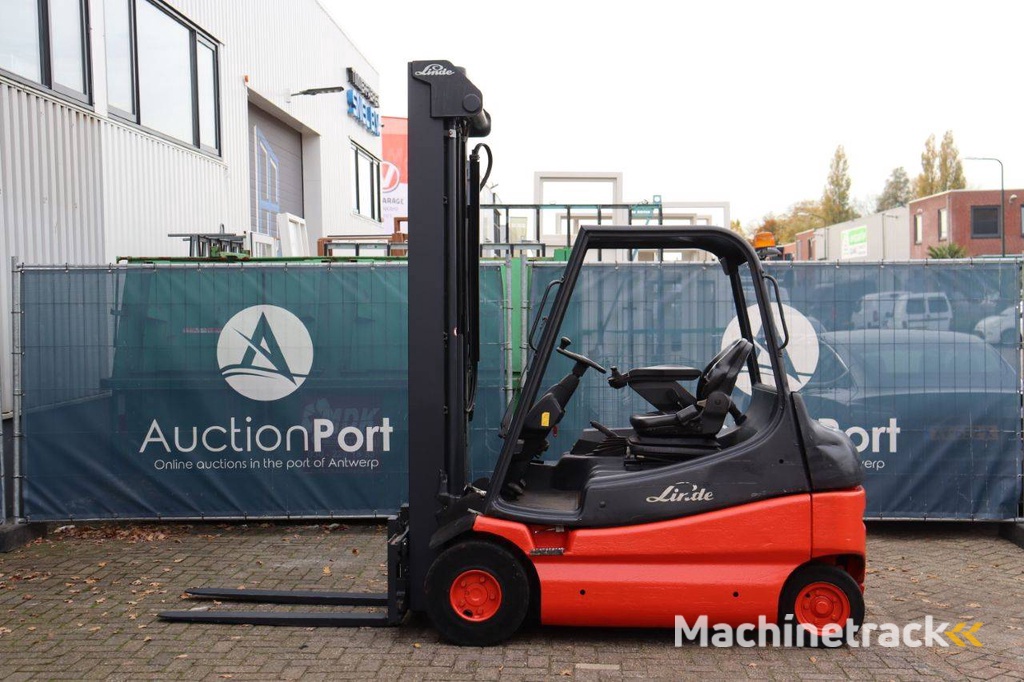 Forklift Linde E25-02 Electric 2500kg 2002