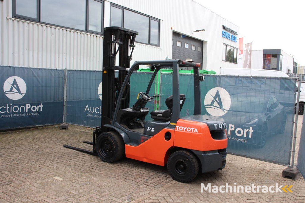 Heftruck Toyota 02-8FDF30 Diesel 3000kg 6.0m 2011