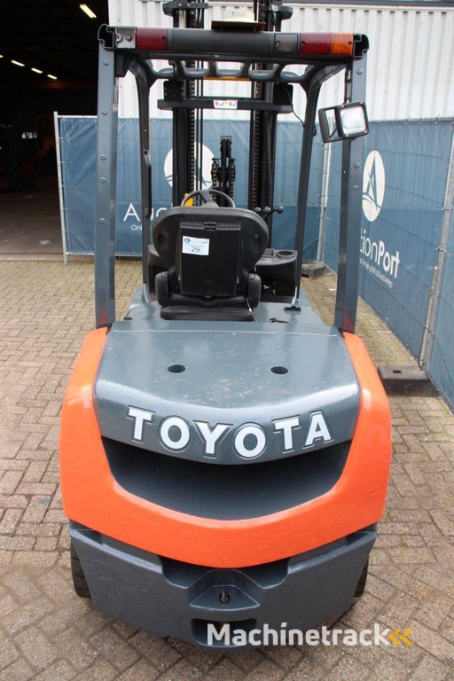 Heftruck Toyota 02-8FDF30 Diesel 3000kg 6.0m 2011