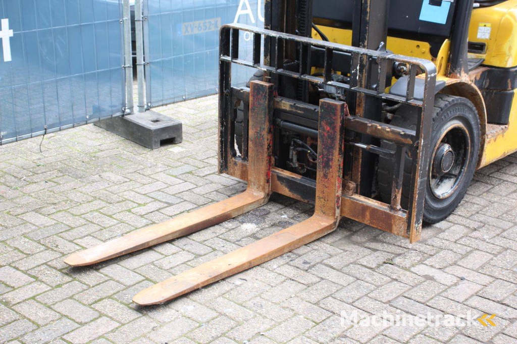 Heftruck Yale GDP30VX E2345 Diesel 2720kg 4.91m 2010