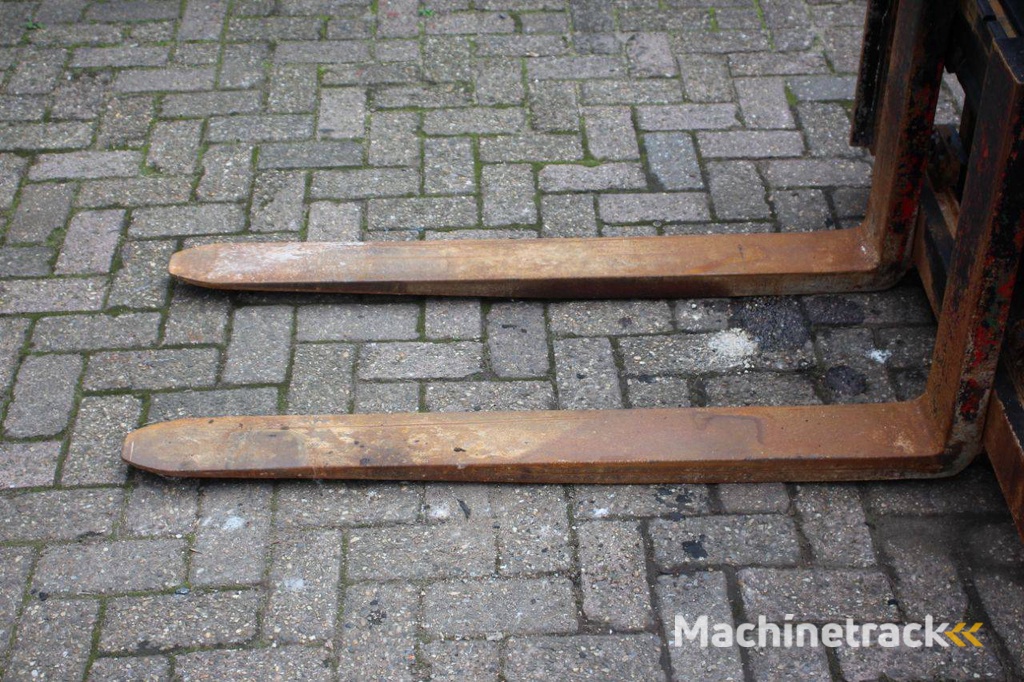 Heftruck Yale GDP30VX E2345 Diesel 2720kg 4.91m 2010