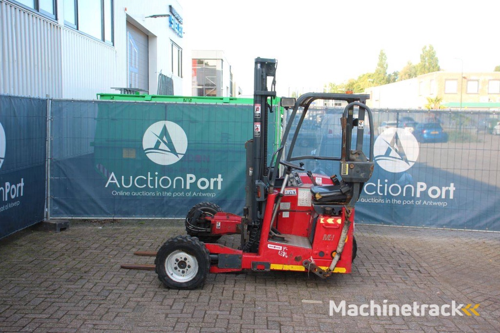 Meeneemheftruck Moffett M4 20.4 Diesel 2000kg 2011