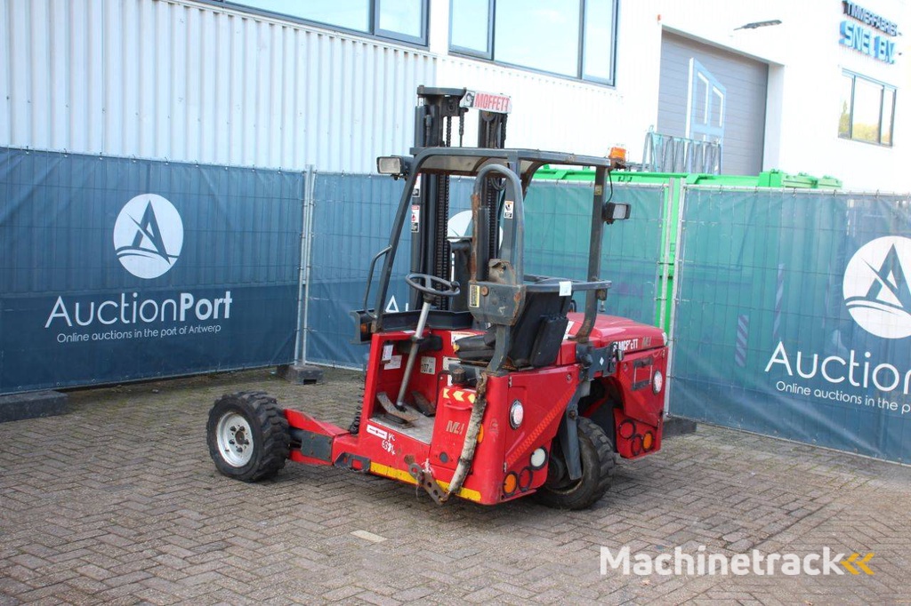 Meeneemheftruck Moffett M4 20.4 Diesel 2000kg 2011