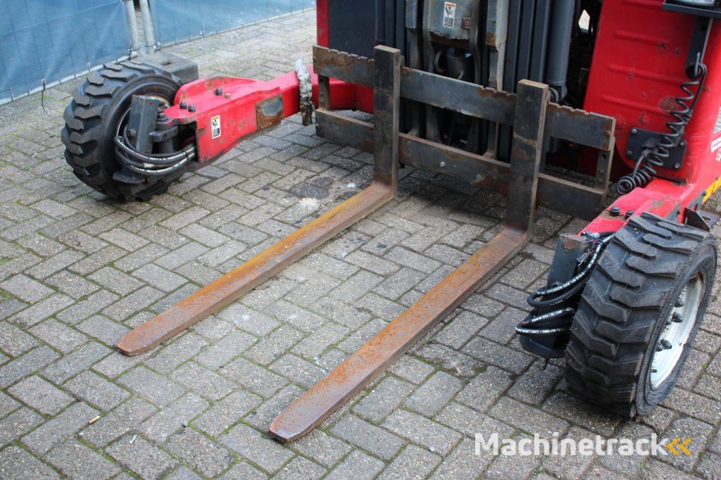 Meeneemheftruck Moffett M4 20.4 Diesel 2000kg 2011