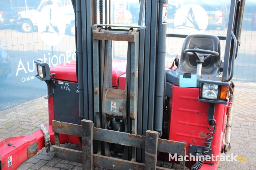 Meeneemheftruck Moffett M4 20.4 Diesel 2000kg 2011