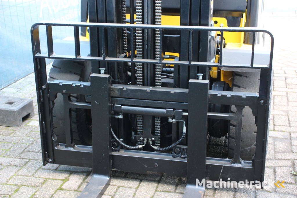 Heftruck Yale GDP35VX E2795 Diesel 2680kg 5.96m 2011