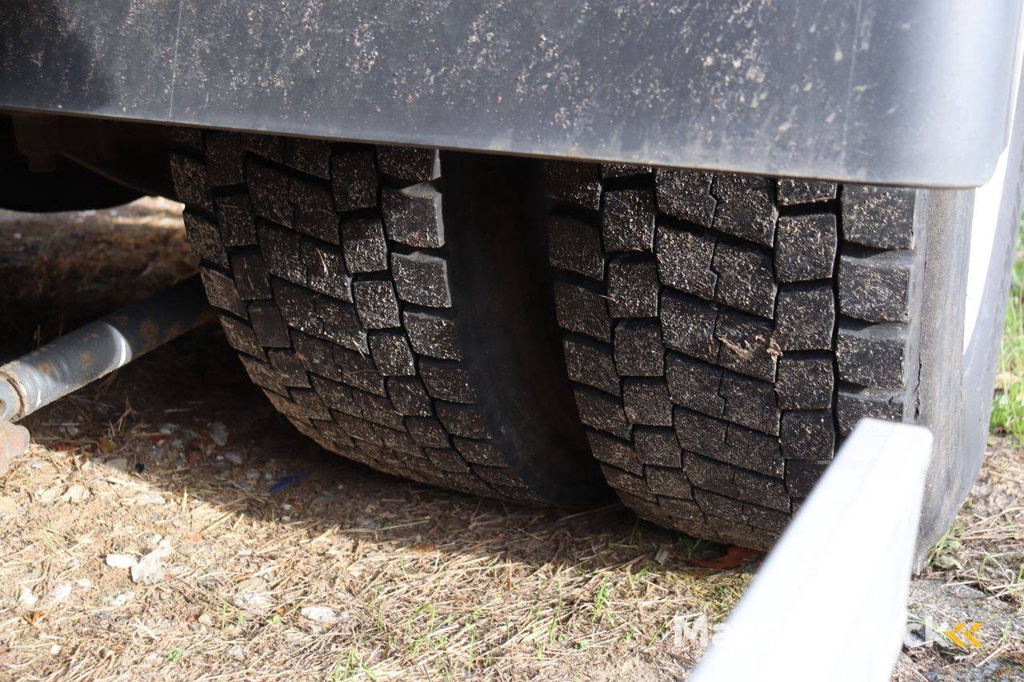 Vrachtwagen DAF FA75CF310U Diesel 2010 met platte Laadbak