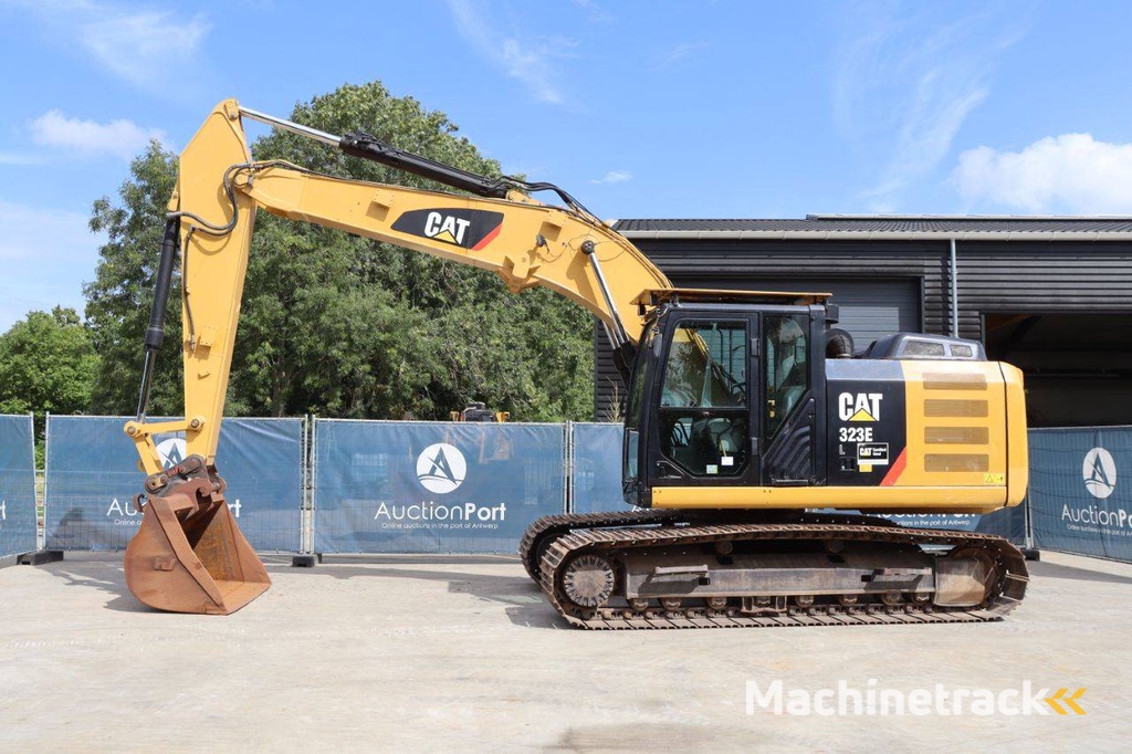 Crawler excavator Caterpillar 323E Diesel 122kW 2012