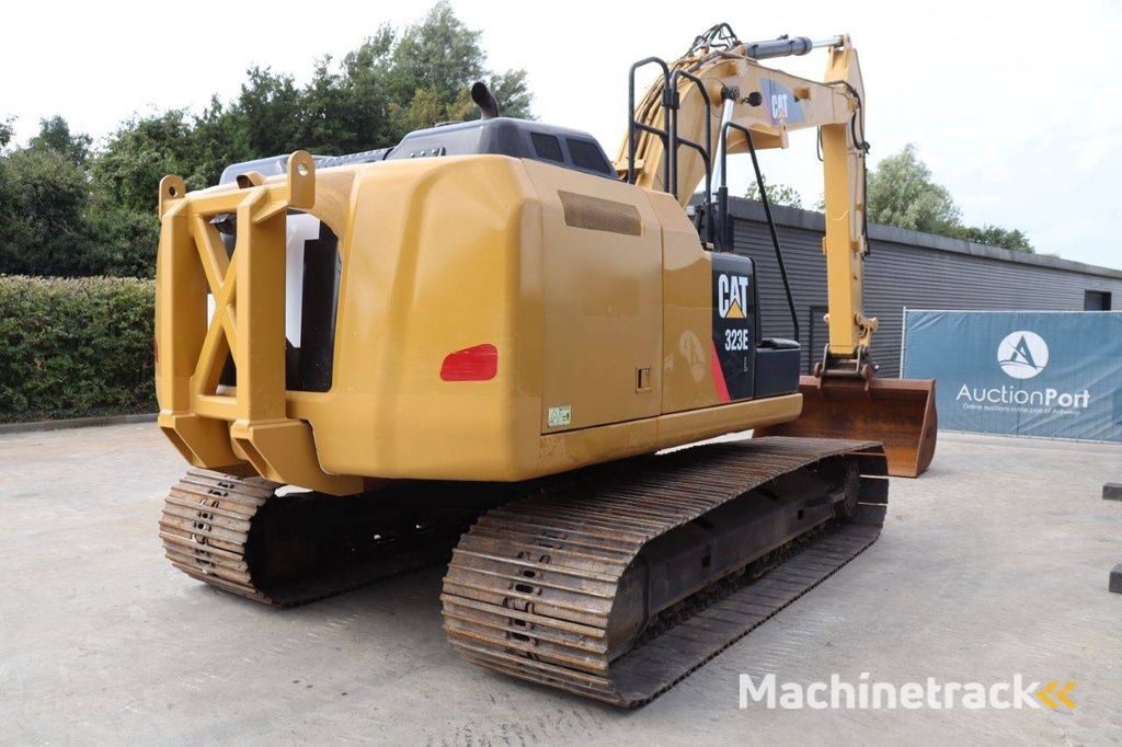 Crawler excavator Caterpillar 323E Diesel 122kW 2012