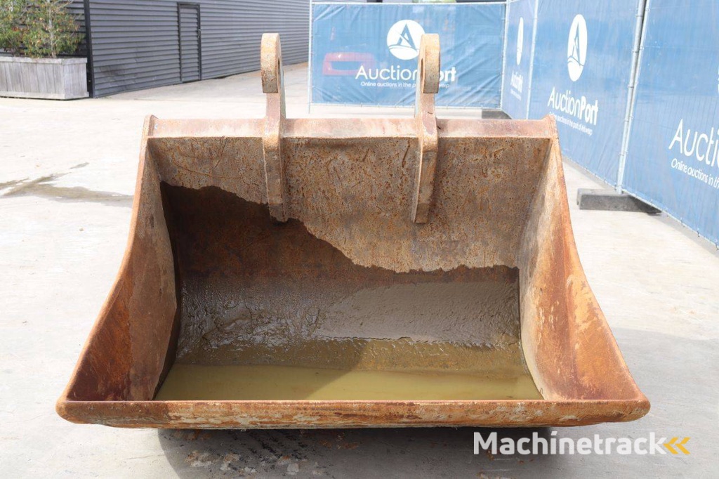 Grondbak Verachtert CA555 2007