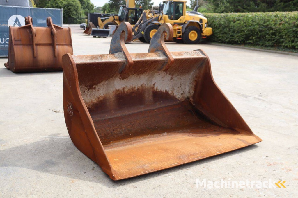 Grondbak Eurosteel CW55S 2024