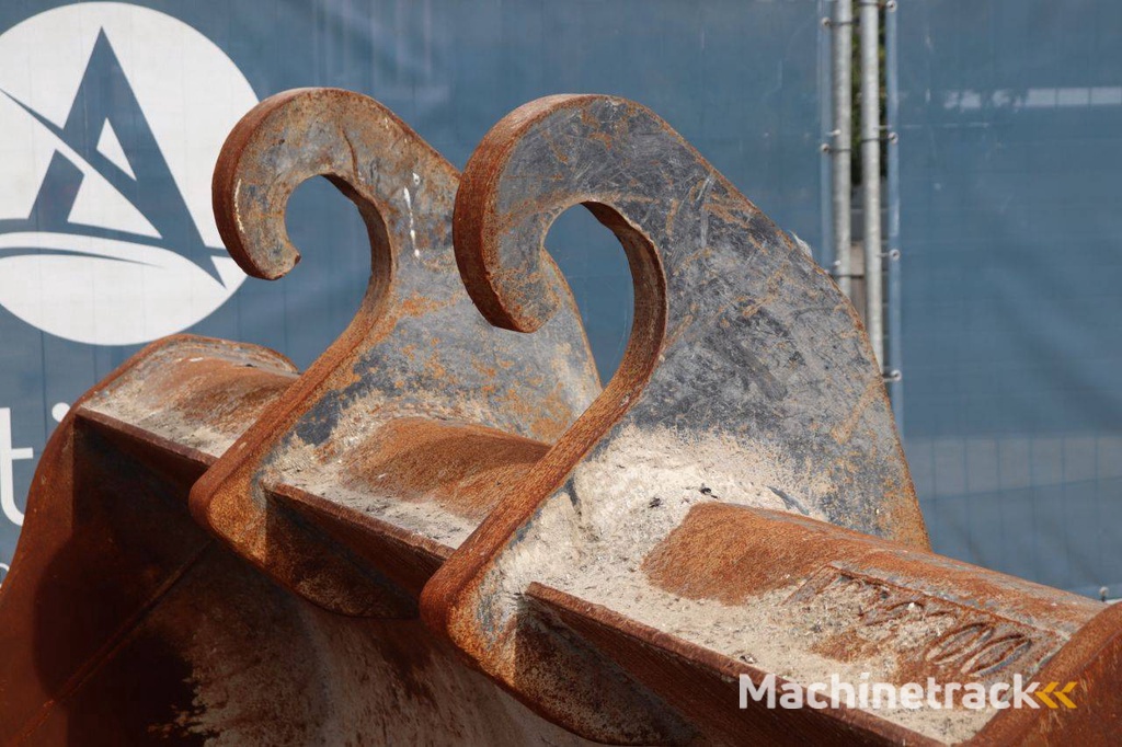 Grondbak Eurosteel CW55S 2024