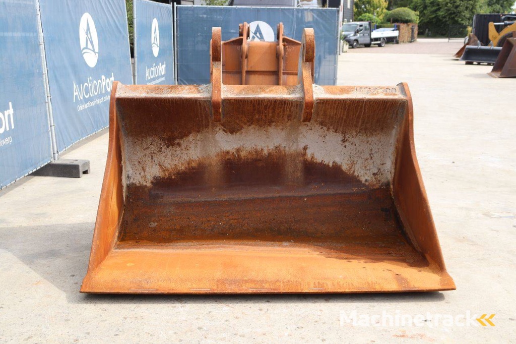 Grondbak Eurosteel CW55S 2024