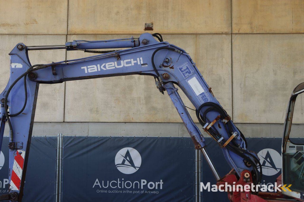 Crawler excavator Takeuchi TB80FR Diesel 41.2kW 2002