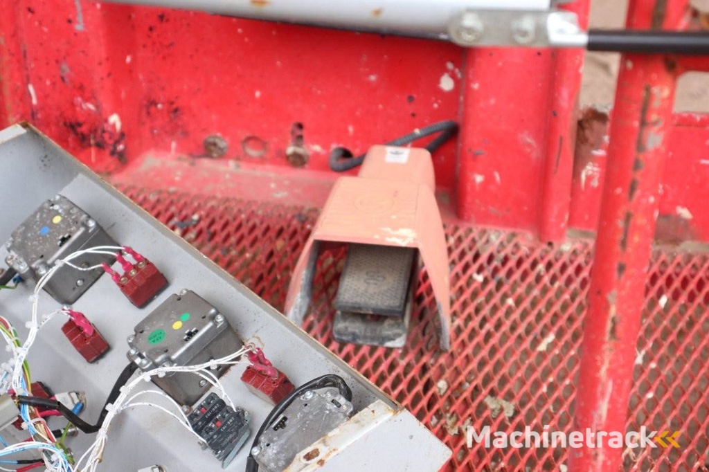 Knikarmhoogwerker Manitou 200 01J Diesel 2013