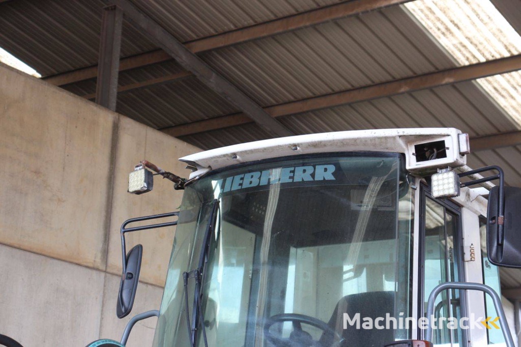 Wiellader Liebherr L564 Diesel 183kW 2004