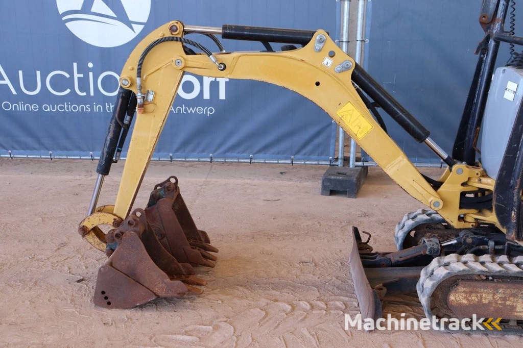 Minigraver Caterpillar 300.9D Diesel 9kW 2015