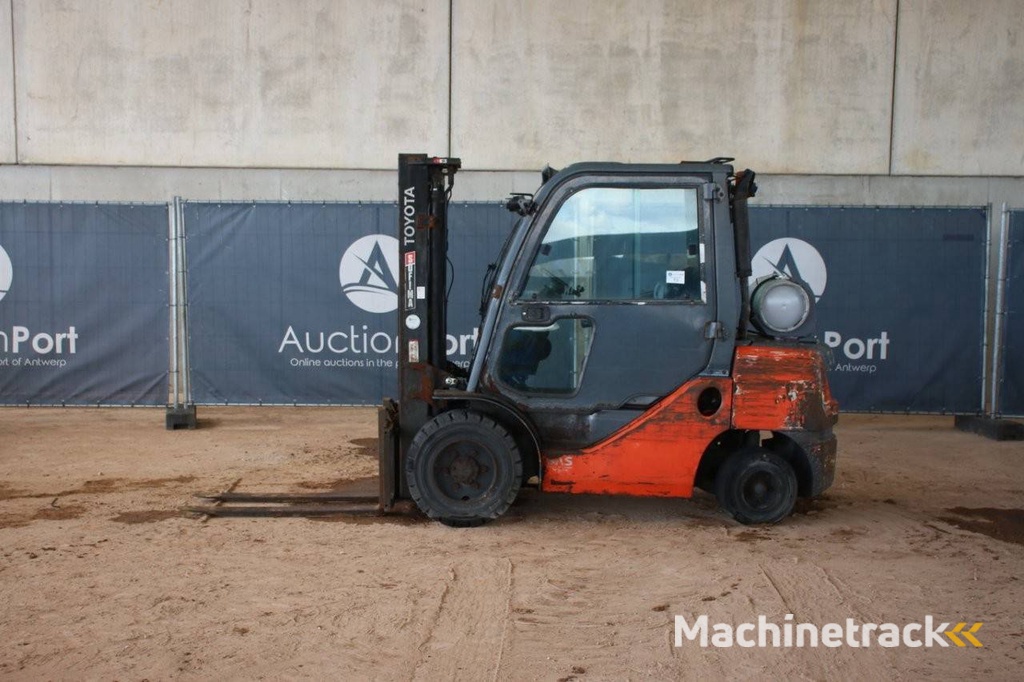 Heftruck Toyota 06686GF30 LPG 3000kg 3.3m 2017