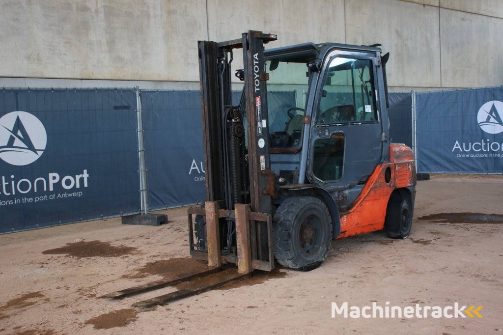 Heftruck Toyota 06686GF30 LPG 3000kg 3.3m 2017