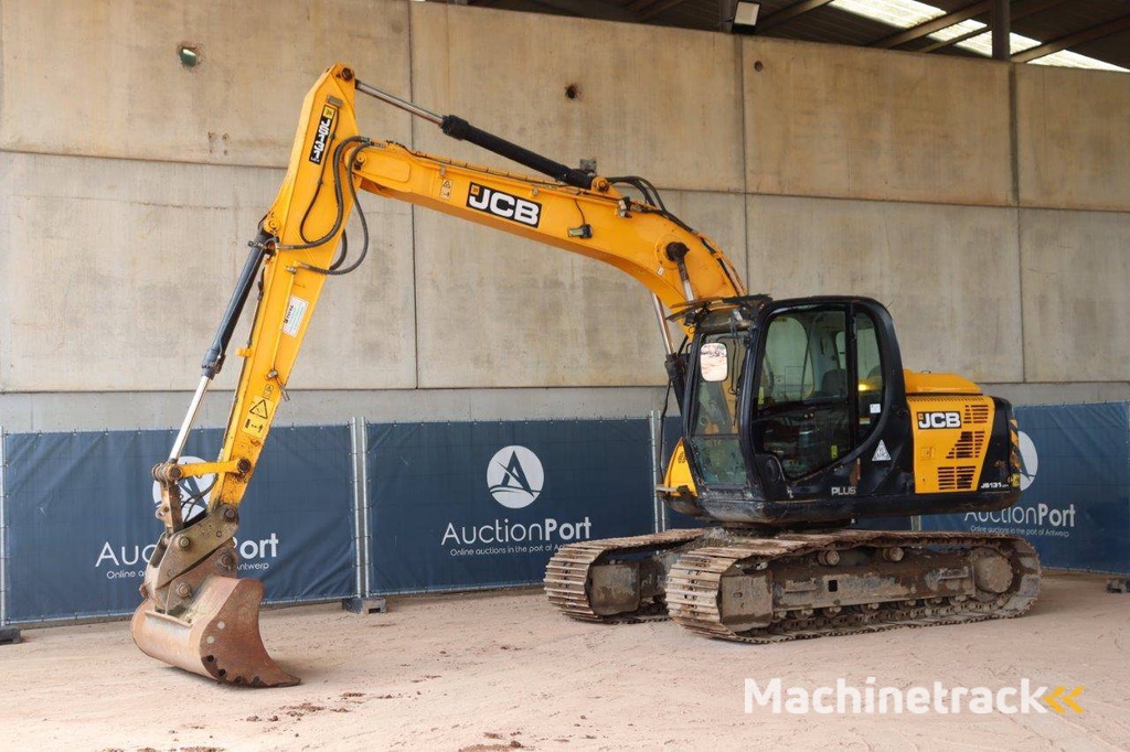 Rupsgraafmachine JCB JS131LC Diesel 74.9pk 2016