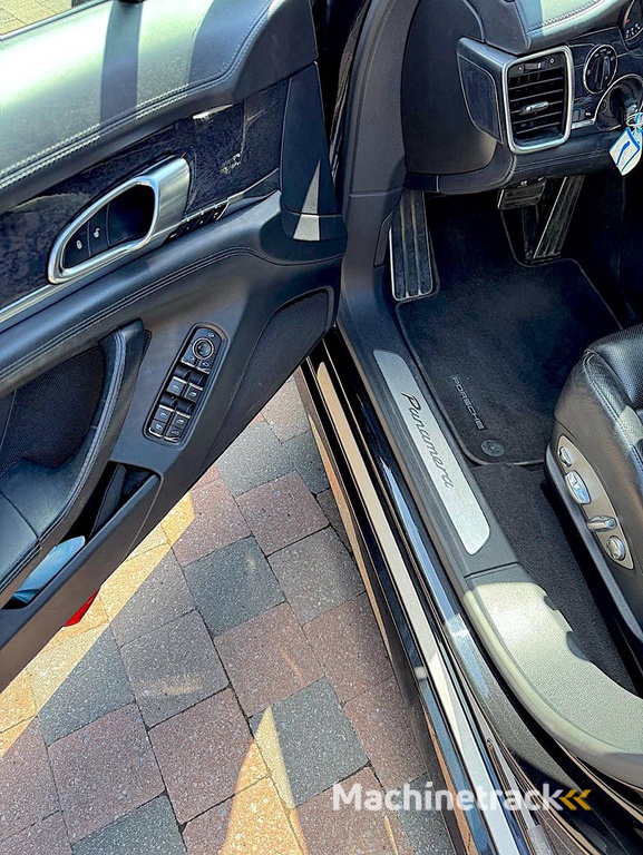 Porsche Panamera 3.0 V6 Diesel 2013 (Marge)