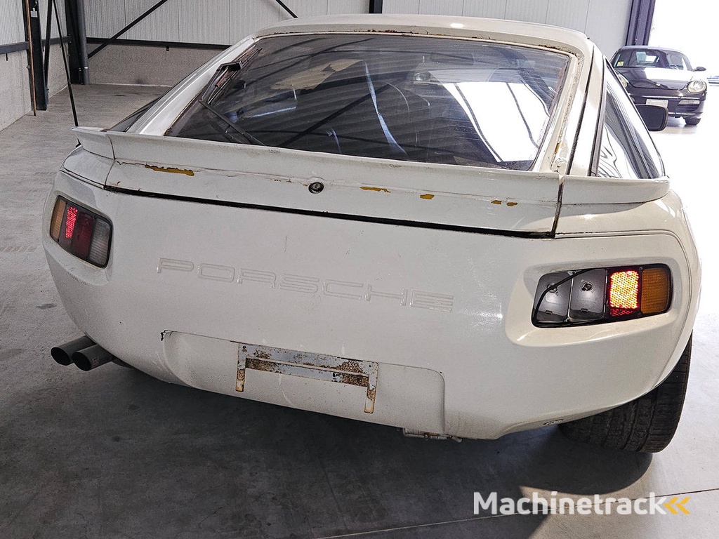 Porsche 928 S (project-staat)