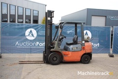 forklift-toyota-42-7fgf25-lpg-2500kg-4.0m-2001
