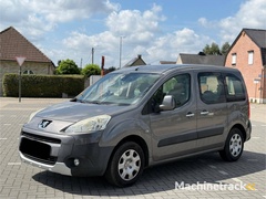 peugeot-partner-tepee-1.6-hdi-diesel-2011-marge