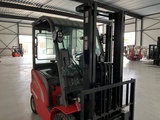 Miniaturansicht von Manitou ME 425C Elektro-Gabelstapler 2500kg 3,3m 2022