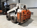 Minituur van Schranklader Bobcat S590 Diesel